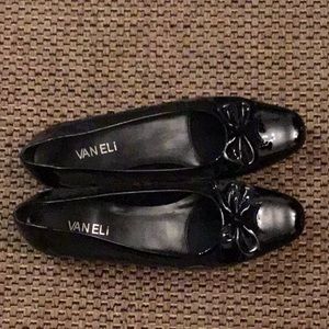 Women dress shoes